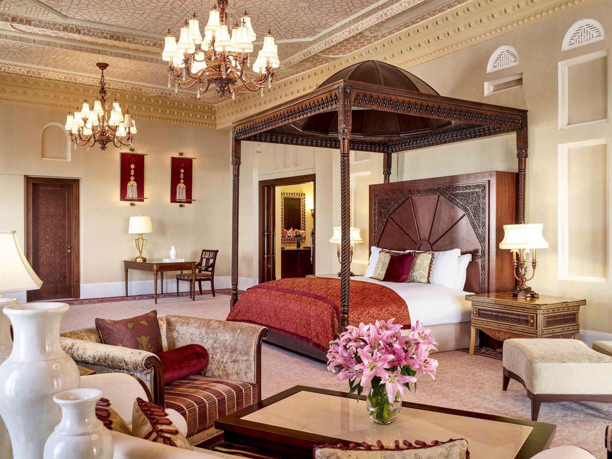 索菲特巴林匝拉塔拉萨海水疗酒店 麦纳麦 外观 照片 A suite at the Taj Mahal Palace