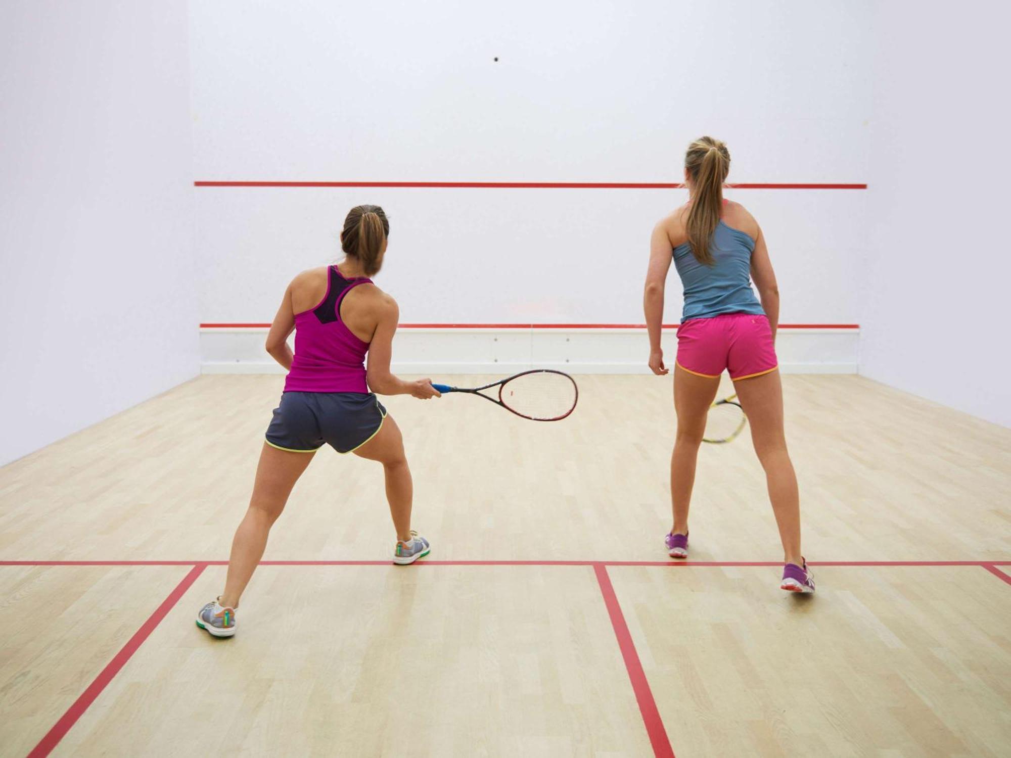 索菲特巴林匝拉塔拉萨海水疗酒店 麦纳麦 外观 照片 Squash doubles