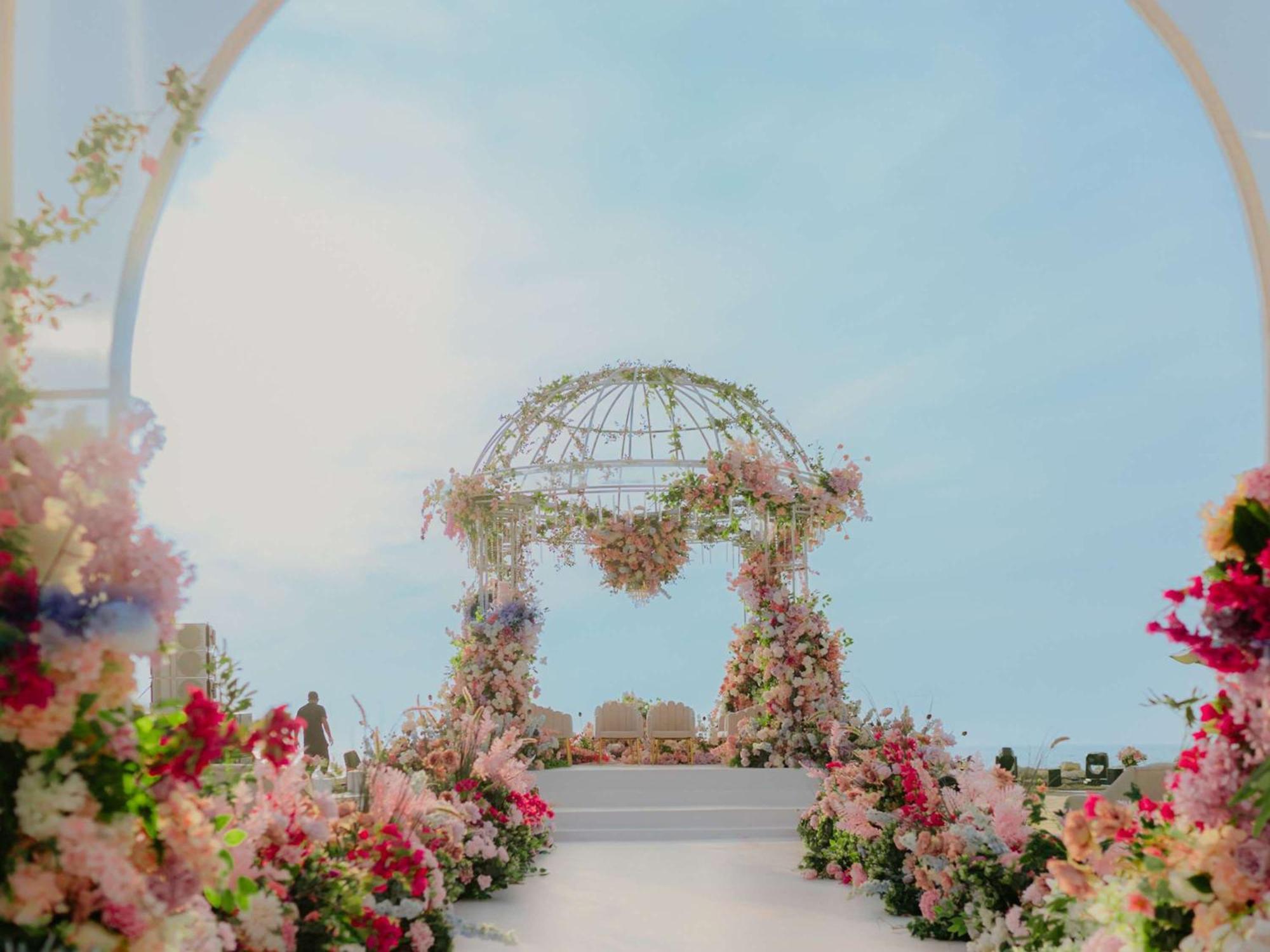 索菲特巴林匝拉塔拉萨海水疗酒店 麦纳麦 外观 照片 The stage of the 2019 ceremony